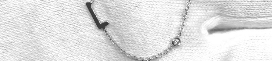 Collier initiale en diamant - diamant-story.com